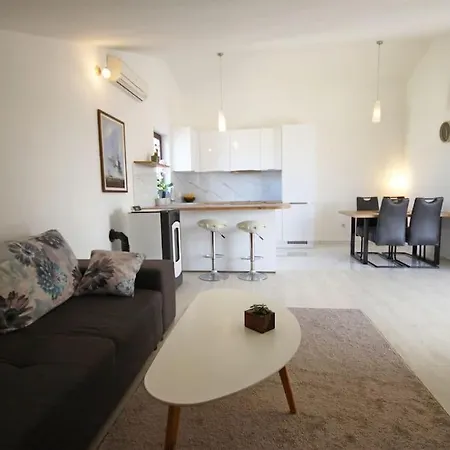 Martina Apartment *
